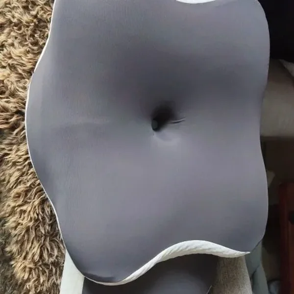 Almohada cervical Curvela fotografiada por Celia M., compra verificada